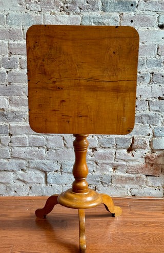 Antique American Tilt Top Table