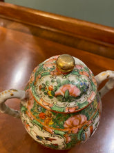 Load image into Gallery viewer, Chinese Export Rose Medallion Sugar Bowl
