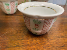 Load image into Gallery viewer, Set of Four Saki / Tea Cups
