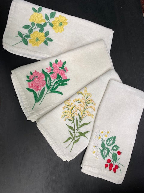 Set of 4 Embroidered and Hemmed Floral Napkins