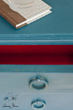 Load image into Gallery viewer, Annie Sloan Chalk Paint - Aubusson Blue - Chestnut Lane Antiques &amp; Interiors - 3
