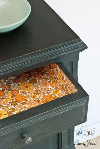 Annie Sloan Chalk Paint - Graphite - Chestnut Lane Antiques & Interiors - 3