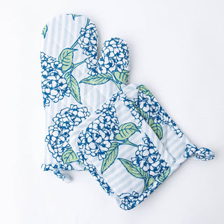 Hydrangea Print Oven Mitt & Potholder Set.