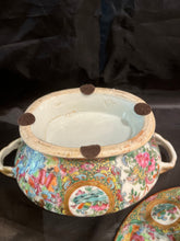 Load image into Gallery viewer, Rose Medallion Soup Tureen
