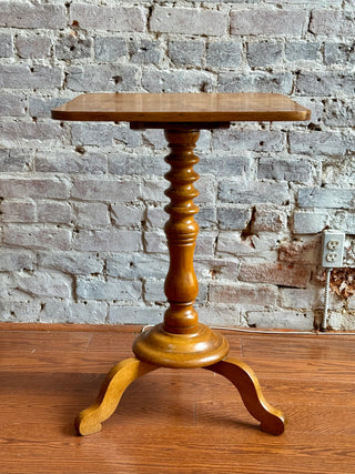Antique American Tilt Top Table