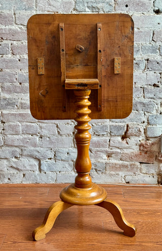 Antique American Tilt Top Table