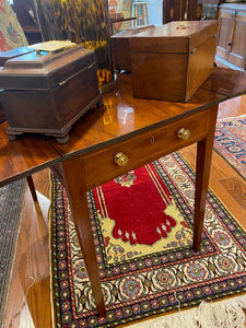 Antique English Georgian Pembroke Mahogany Side Table