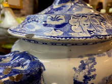 Load image into Gallery viewer, English Blue &amp; White Soup Tureen
