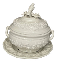 Load image into Gallery viewer, Mottahedeh Creamware Sauce Tureen with Bird and Baseplate
