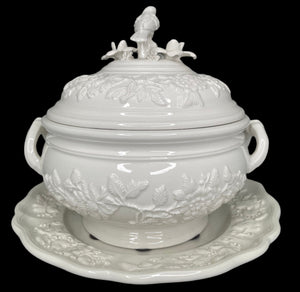 Mottahedeh Creamware Sauce Tureen with Bird and Baseplate