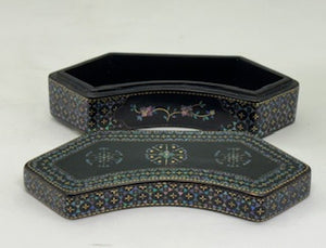 Japanese Bergante Black Lacquer & Mother Of Pearl Box