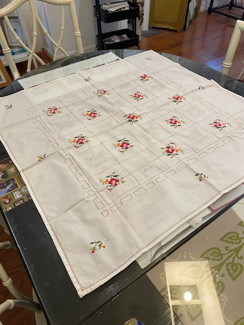 Vintage Bridge Tablecloth and Napkin Set