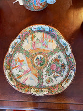 Load image into Gallery viewer, Rose Medallion Trefoil Design Tray
