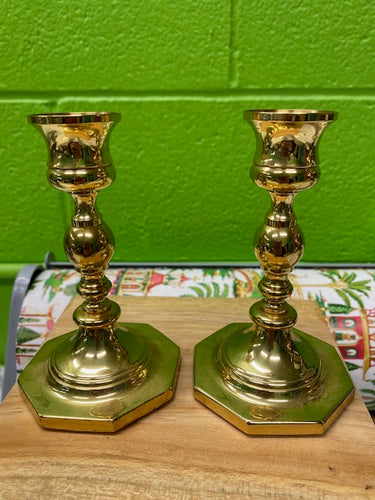 Pair Vintage Brass Beehive Candlesticks – Chestnut Lane Antiques & Interiors