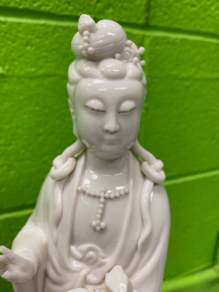 Vintage Chinese Blanc De Chine Goddess Guan Yin Figurine