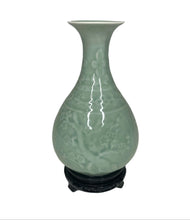 Load image into Gallery viewer, Small Celedon Vase with Stand
