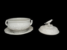 Load image into Gallery viewer, Mottahedah Bird Soup Tureen With Stand
