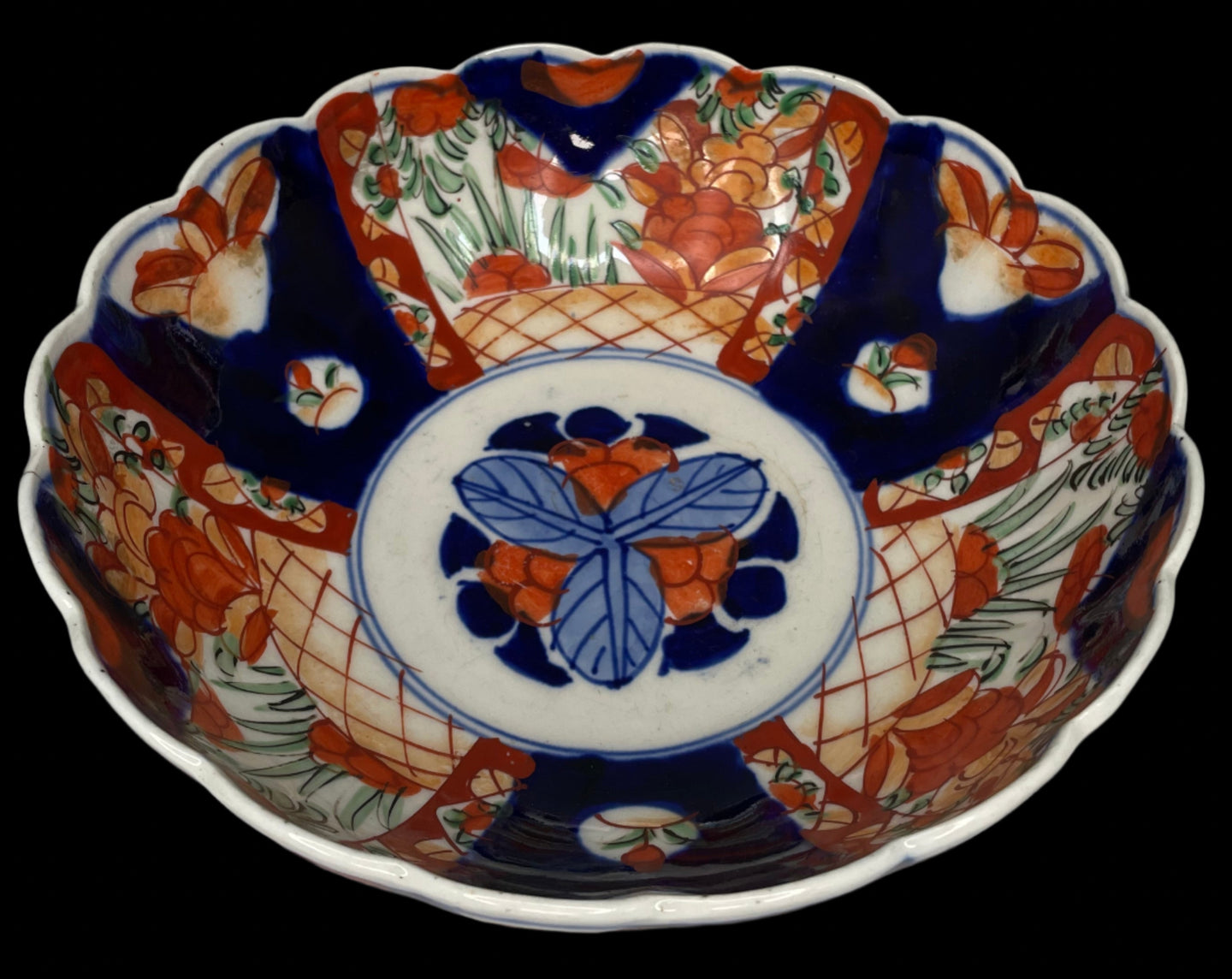 Antique Hand Painted Imari Japanese Scalloped Bowl