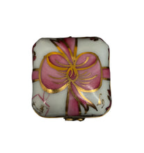 Load image into Gallery viewer, Limoges Pink  Bow Box
