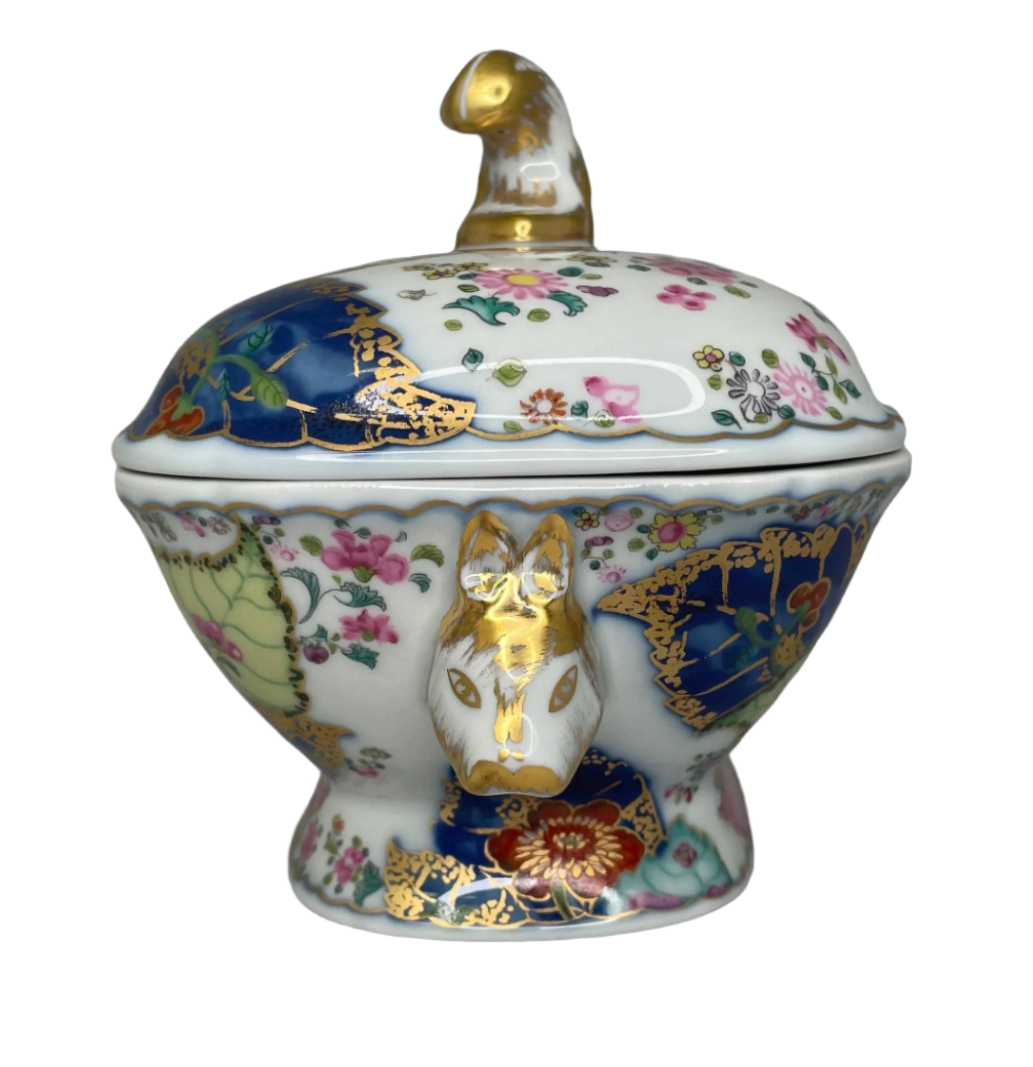 mottahedeh tobacco leaf tureen Handmade porcelain from Portugal. Tobacco-Leaf Tureen by Mottahedeh
