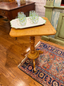 Antique American Tilt Top Table