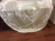Load image into Gallery viewer, Yellow Organza and Linen Round Table Cloth with 6 Napkins
