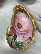 Load image into Gallery viewer, Decoupaged Chesapeake Bay Oyster Dish
