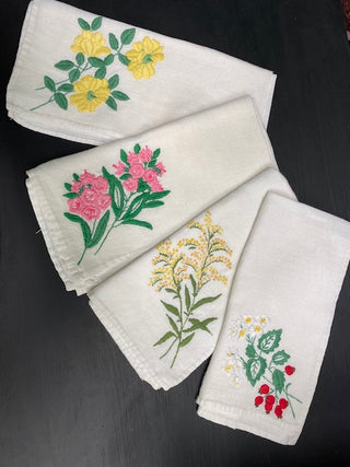 Set of 4 Embroidered and Hemmed Floral Napkins