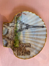 Load image into Gallery viewer, Decoupaged Chesapeake Bay Oyster
