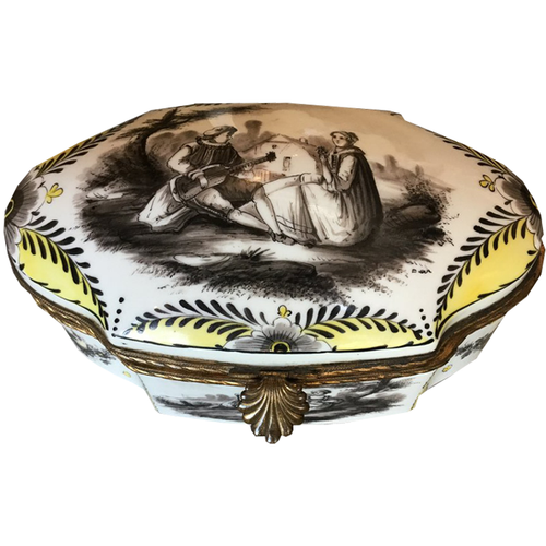 Sceaux 19th cent. Porcelain Dresser Box - Chestnut Lane Antiques & Interiors - 1