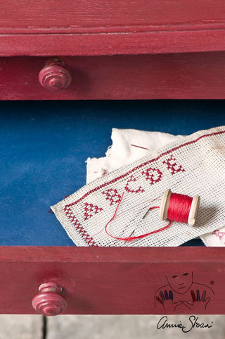 Annie Sloan Chalk Paint - Burgundy - Chestnut Lane Antiques & Interiors - 4