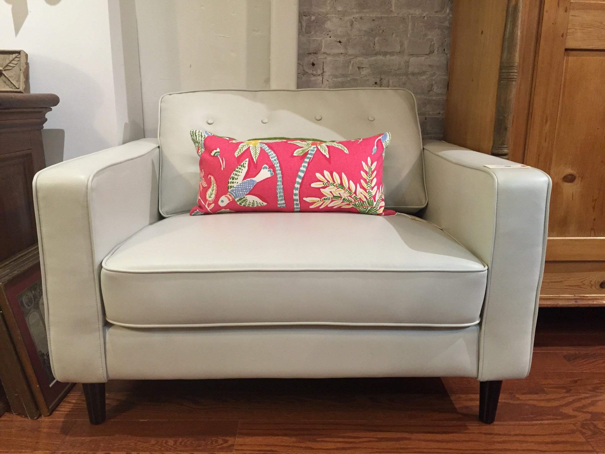 White Leather Extra Large Club Chair Chestnut Lane Antiques