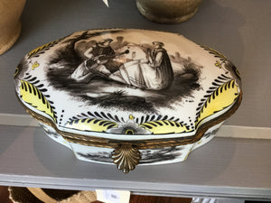 Sceaux 19th cent. Porcelain Dresser Box - Chestnut Lane Antiques & Interiors - 3